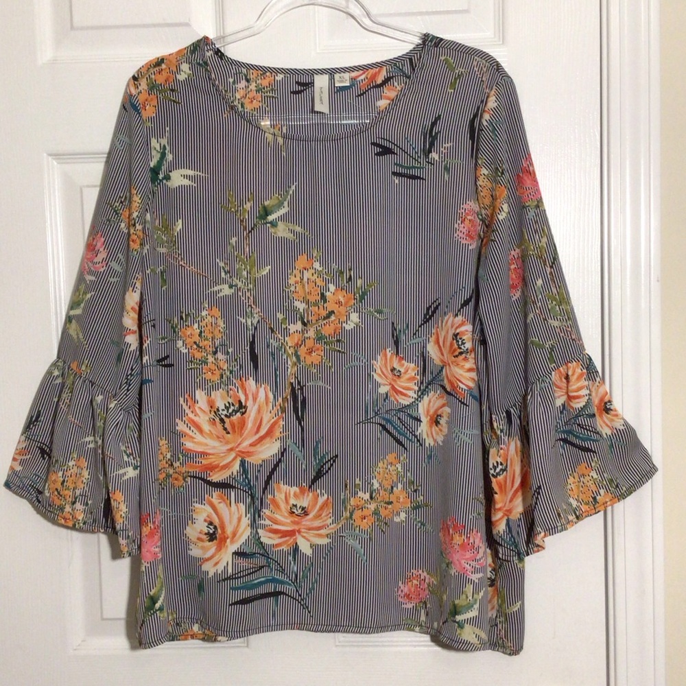 Tacera Black & White Striped Top with Floral Print and 3/4 Bell Sleeves Size XL